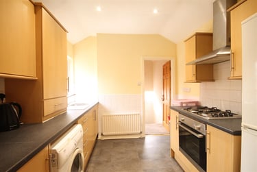 3 bed flat, Lavender Gardens, Jesmond, Newcastle, NE23DD - Image 3